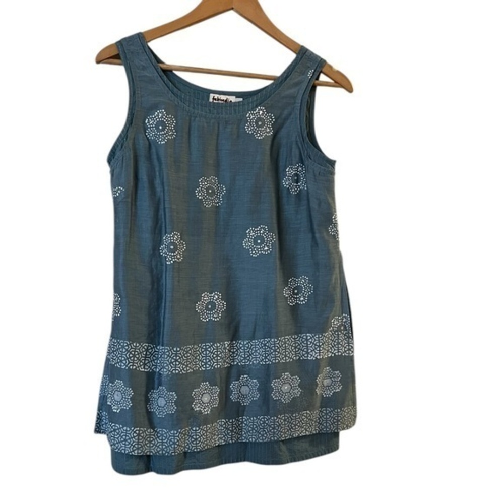 FABINDIA 2-layer silk blend blue & white flower print sleeveless kurta top, M